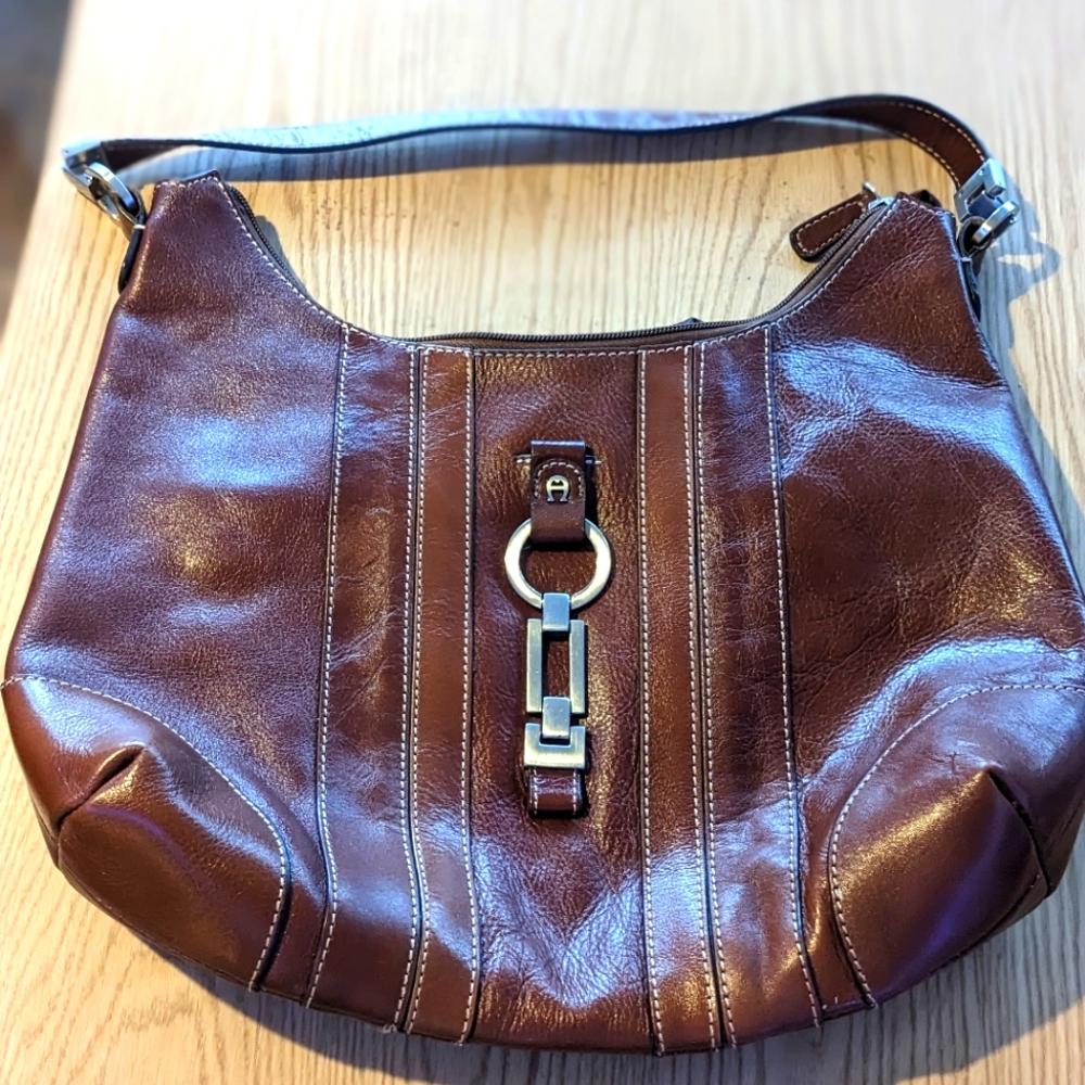Vintage luxury shoulder bag